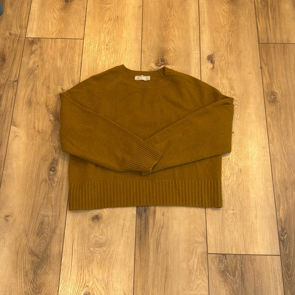 Everlane cashmere sweater, M